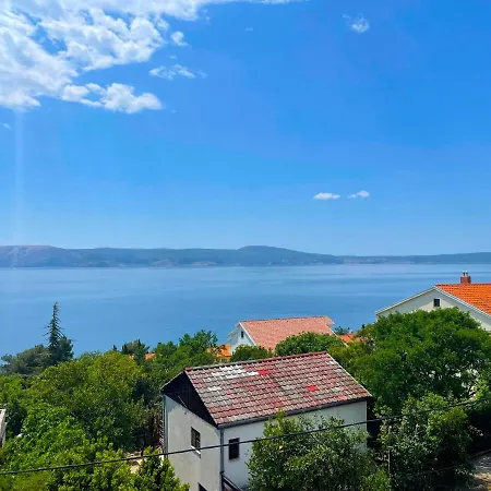 アパート Sams ノヴィ・ヴィノドロスキー